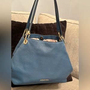Michael Kors Raven Large Blue Shoulder purse